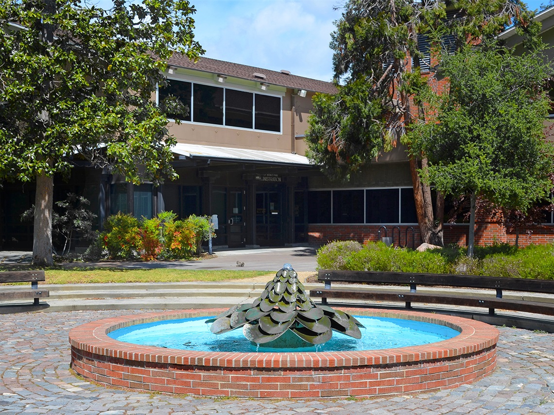 City-Hall-with-water-fountain-feature-in-front