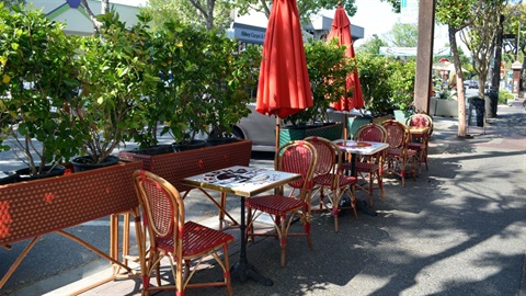 Bistro Vida outdoor dining.jpg