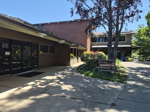 PD City Hall3.jpg