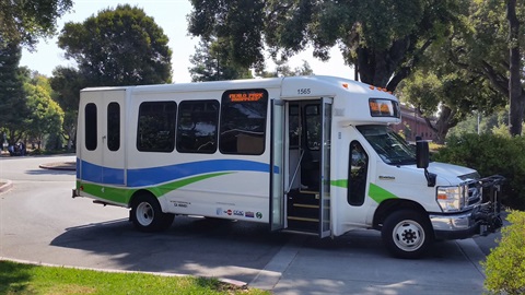 Shoppers-Shuttle_2017-08_Menlo-Park-Library-1.jpg